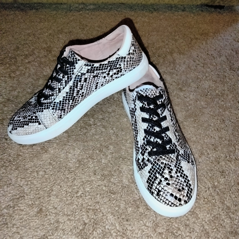 Cushionaire (Size 8m) Multicolored Snake Print "R… - image 5